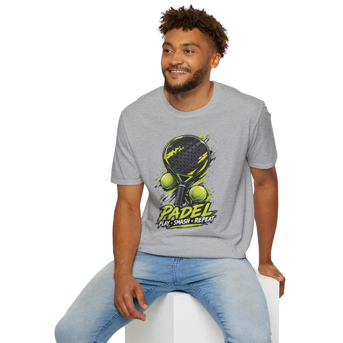 Grafik-T-Shirt mit Padelschläger und Bällen
